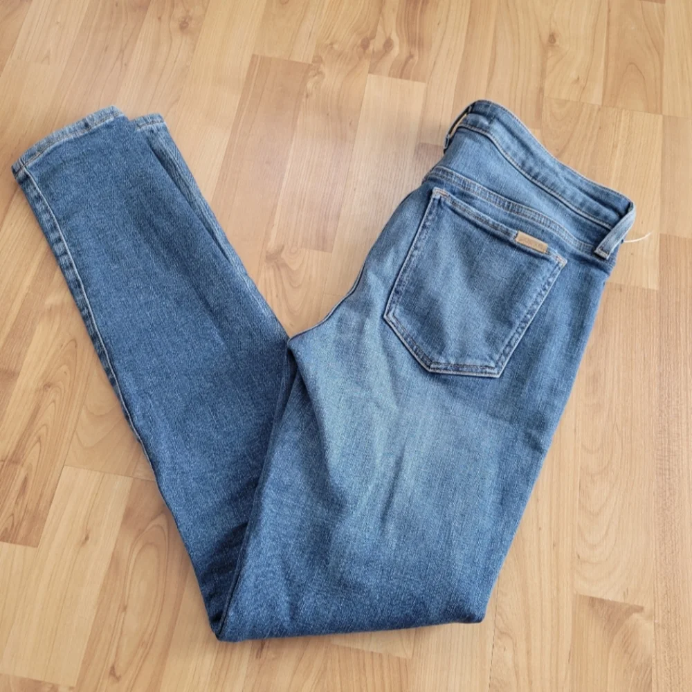 NWOT Joe's Jeans The Icon Mid Rise Skinny Georgina Eco Friendly Denim Jea…